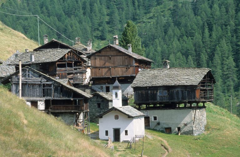 ITALIE  -  Val d'AosteVal d'Ayas Hameau de Cuneaz